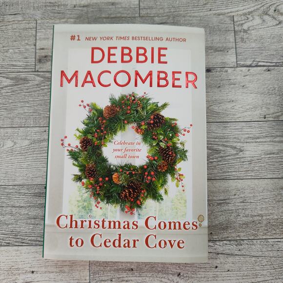 CHRISTMAS COMES TO CEDAR GROVE Debbie Macomber Trade Paperback 2018‎ Harlequin - Picture 2 of 11